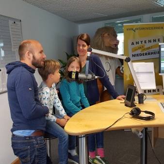Familie Koch aus Düsseldorf im Studio von Antenne Nioederrhein