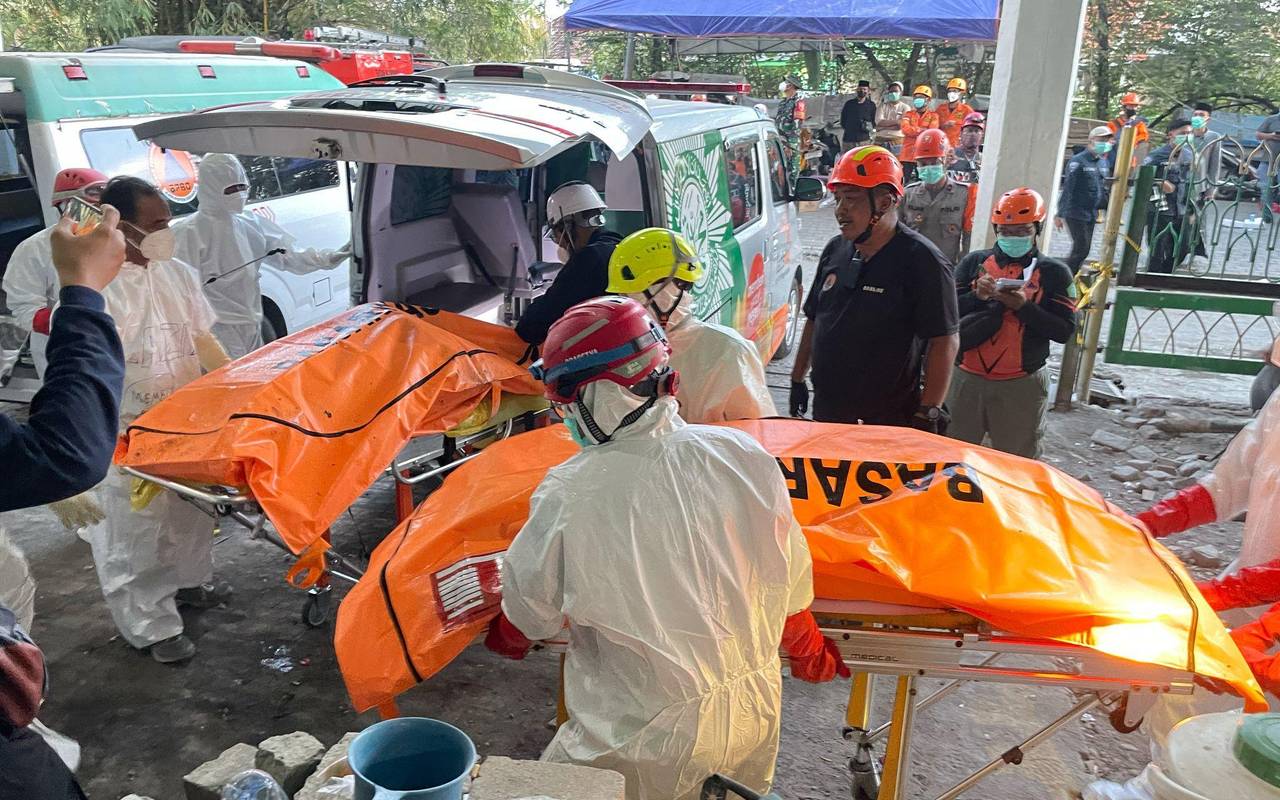 Schuleinsturz in Indonesien