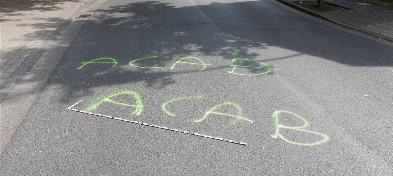 Uedem: Hakenkreuz und mehr auf Pflaster gesprüht