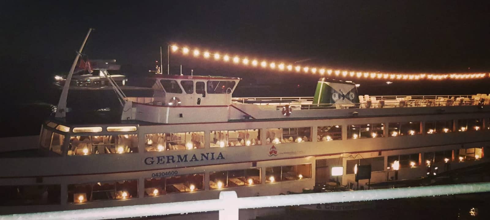 7. Dez. - Schwimmender Weihnachtsmarkt an der Rheinpromenade