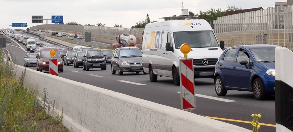 Alpen: A57 nach LKW-Brand weiter einspurig befahrbahr