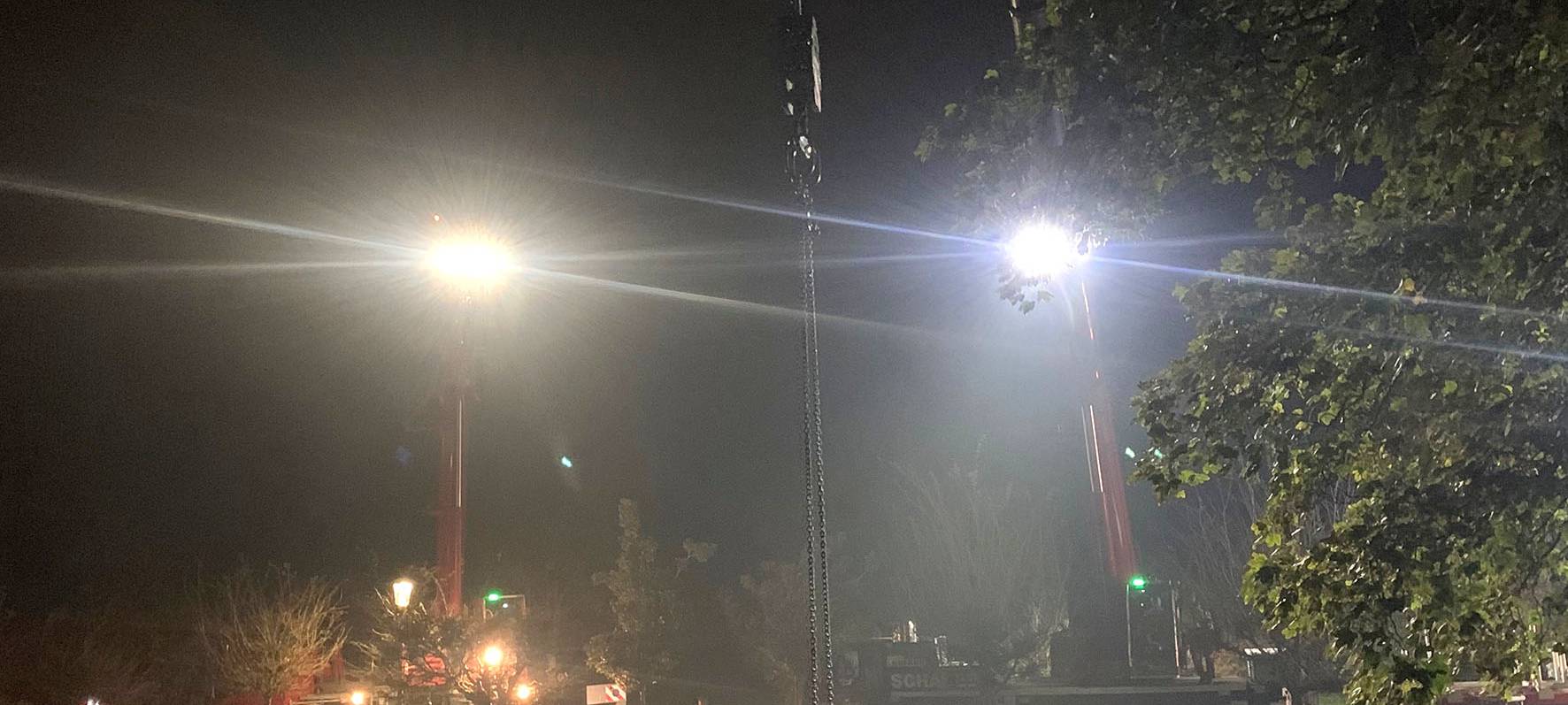 Goch: Minibagger stürzt Böschung herab