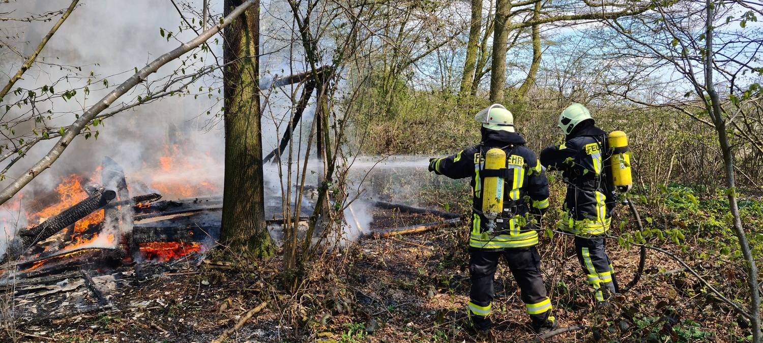 Kleve: Imkerstand bei Dornsbrüggen abgebrannt