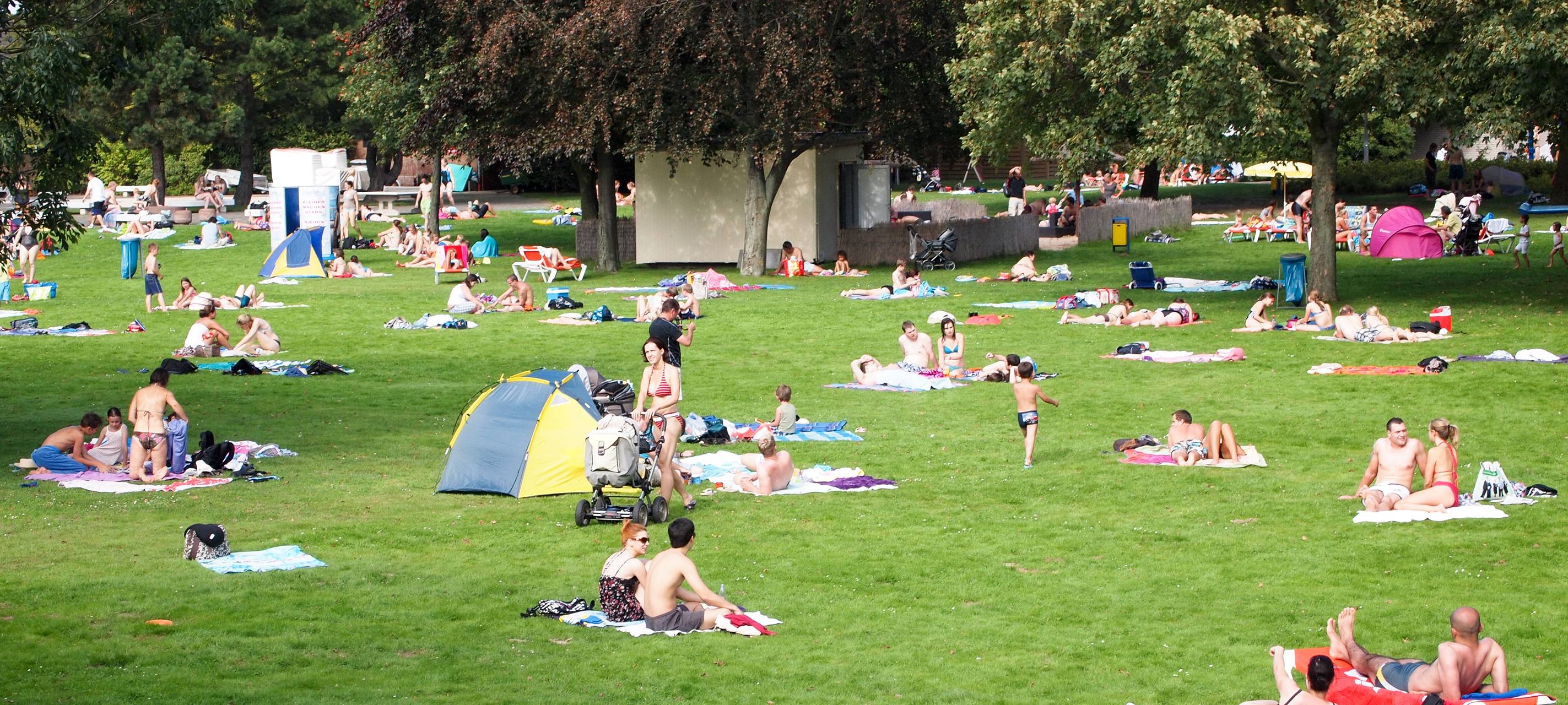 Kreis Kleve: Schwimmbäder offenbar gewaltfreie Zone