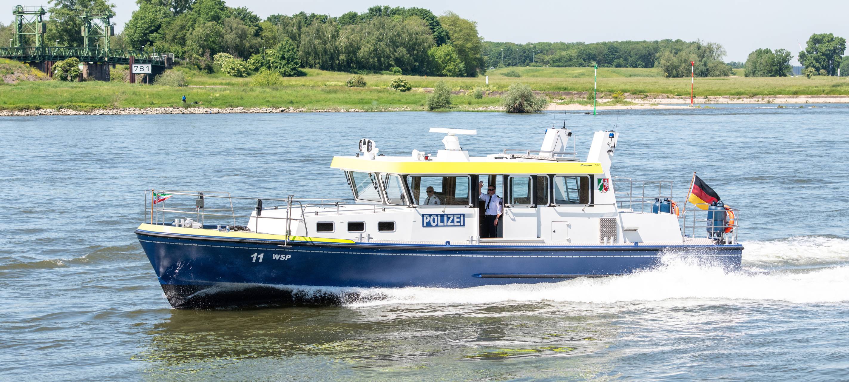 Duisburg: Zwei Mädchen im Rhein vermisst - eine 17-jährige tot