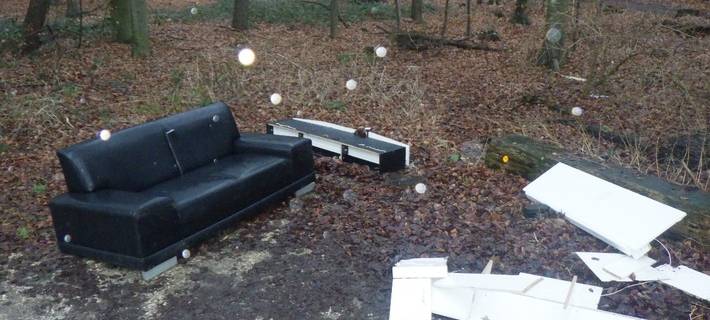 Goch: Möbel im Wald entsorgt