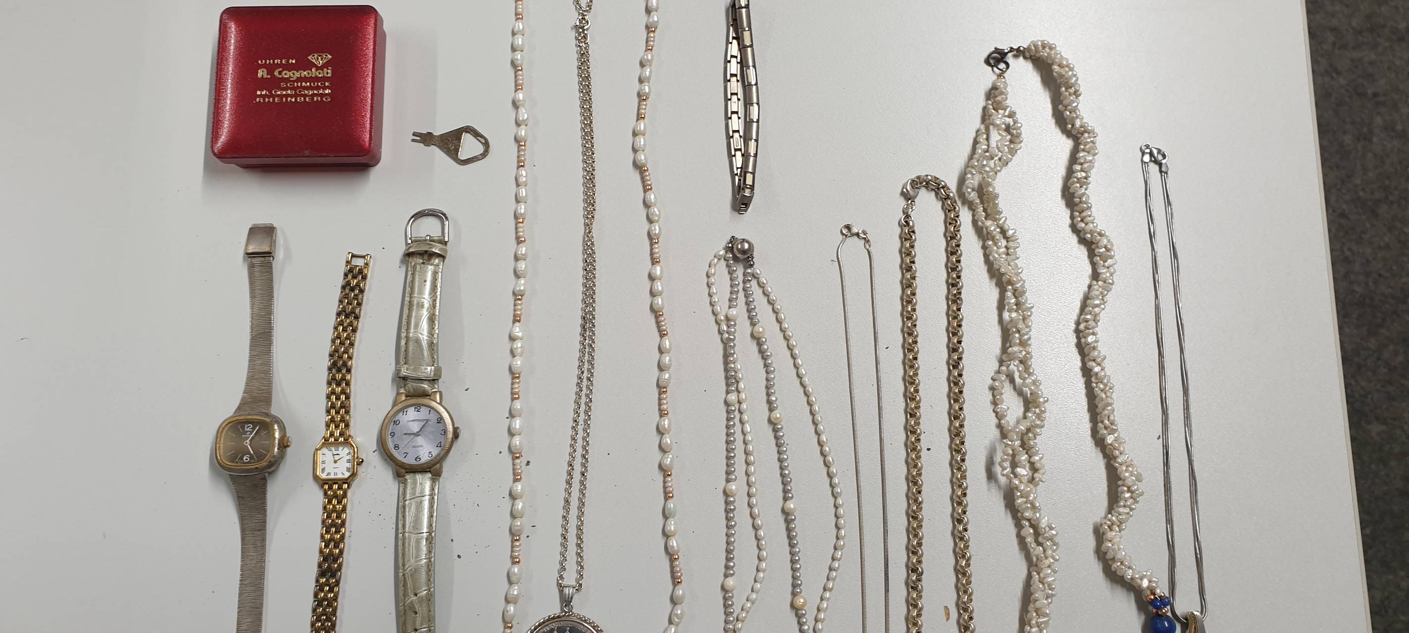 Issum: Schmuckstücke in Bach gefunden