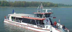 Xanten/Wesel: Fähre mit Frachter zusammengestoßen