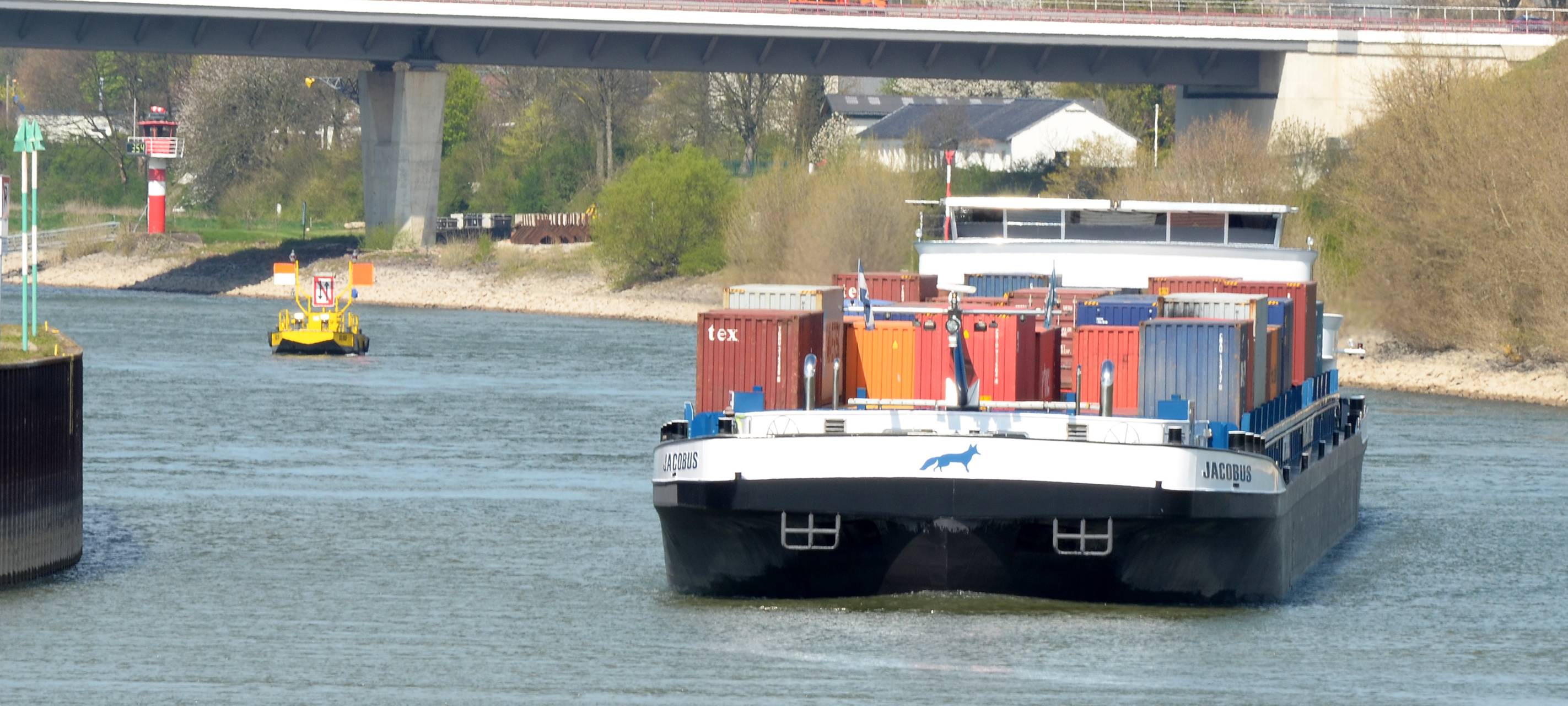 Niederrhein: Rhein ist "stabiler Verkehrsweg"