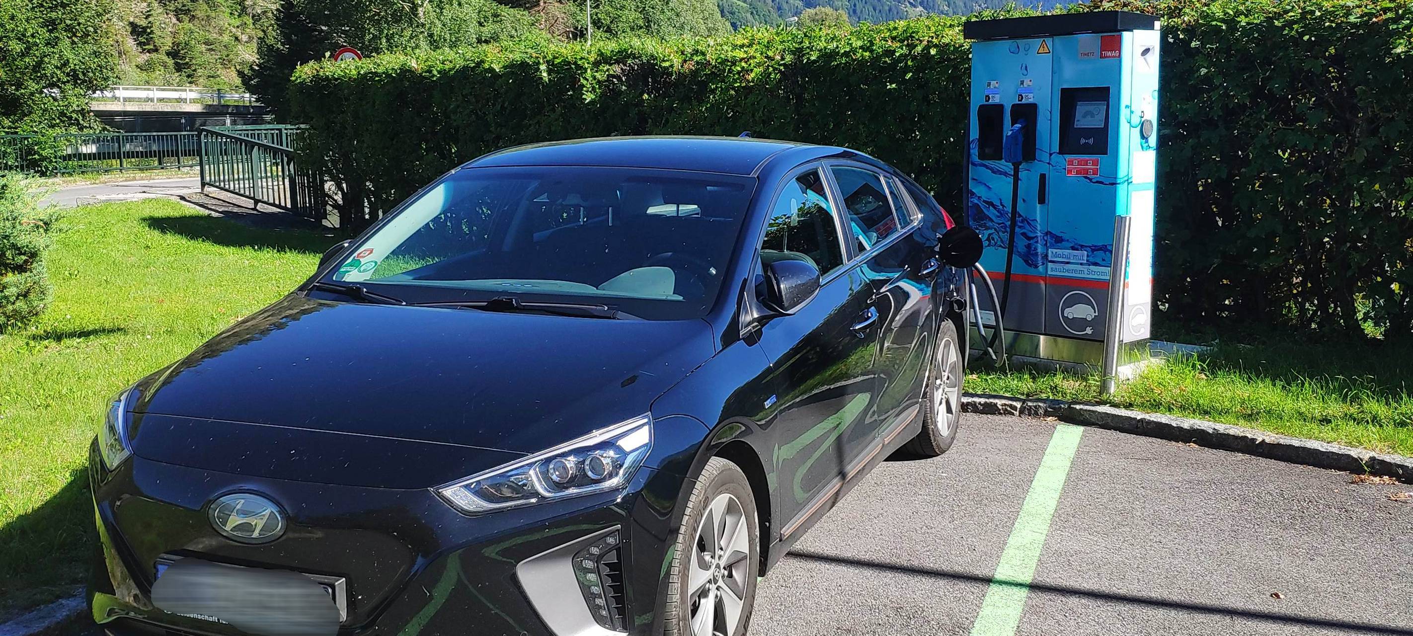 Rheurdt:Neuer Schnellladepark an der A40 eröffnet