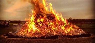 Rees: Martinsfeuer bei der Stadt anmelden
