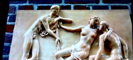 Bedburg-Hau: Kunstdiebe klauen Breker-Reliefs