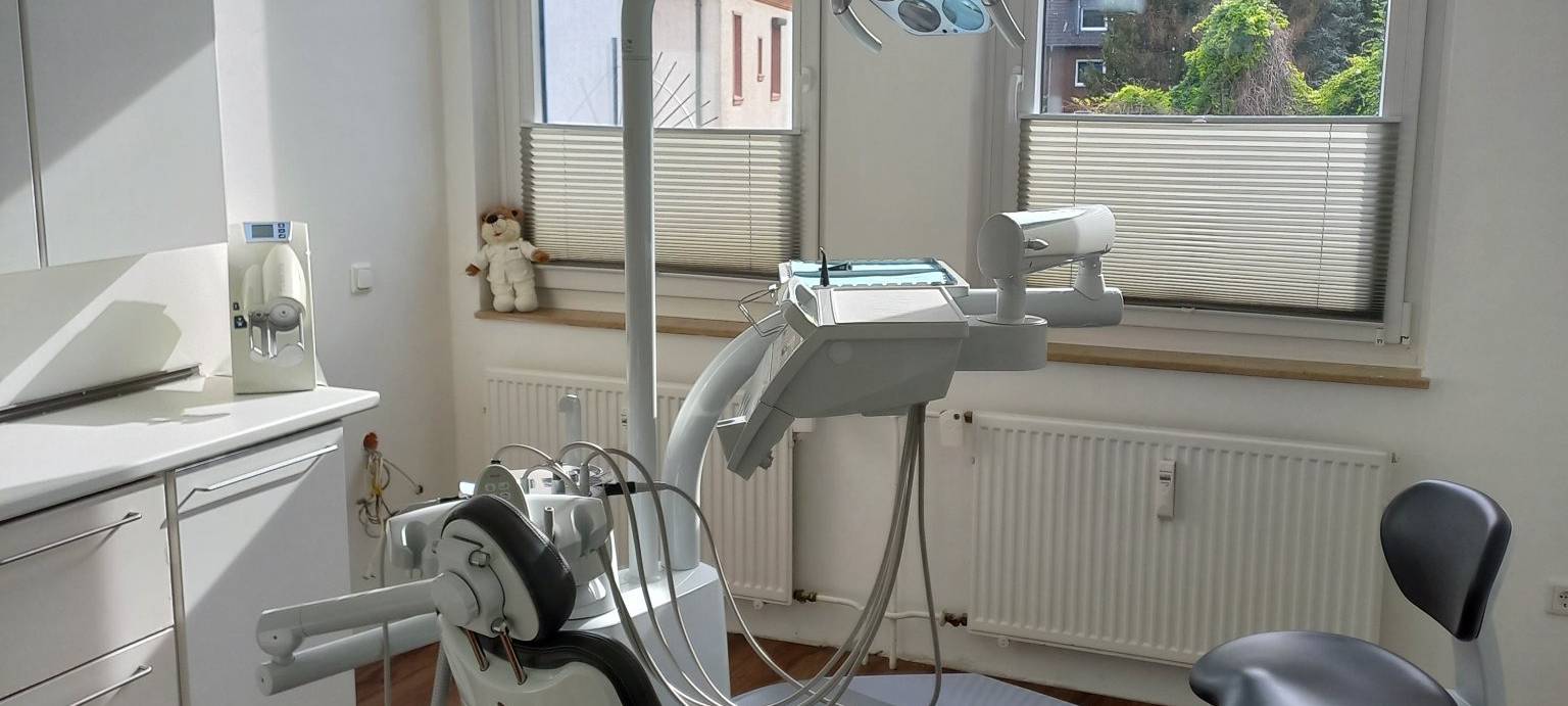 Nordrhein/Geldern: Zahnärzte zeigen Zähne gegen Bürokratie