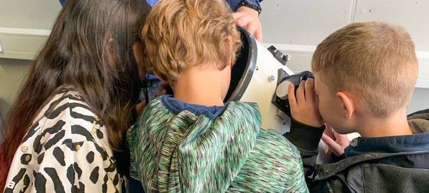 Kinder forschen beim MINTmachTag