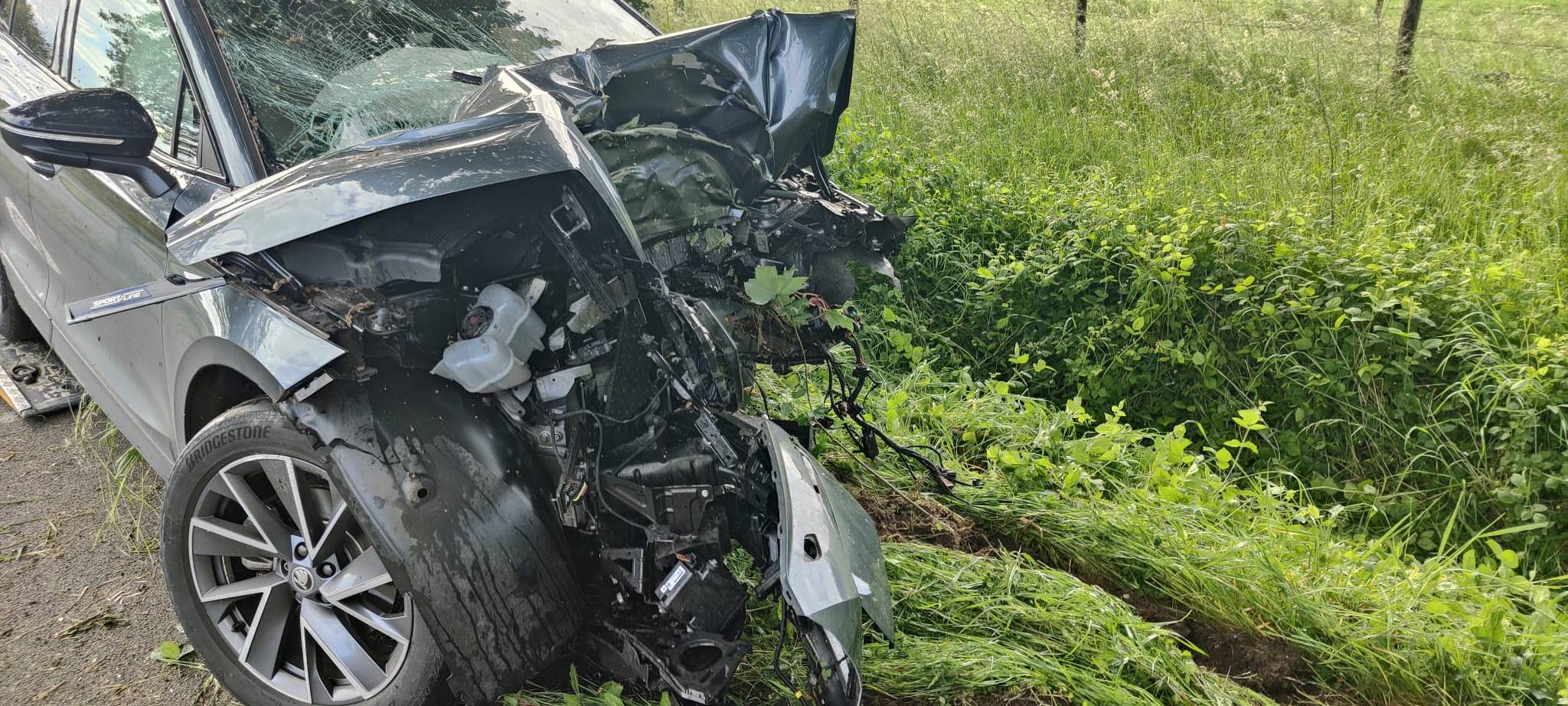 Kleve: Autofahrer fährt gegen Baum - schwer verletzt