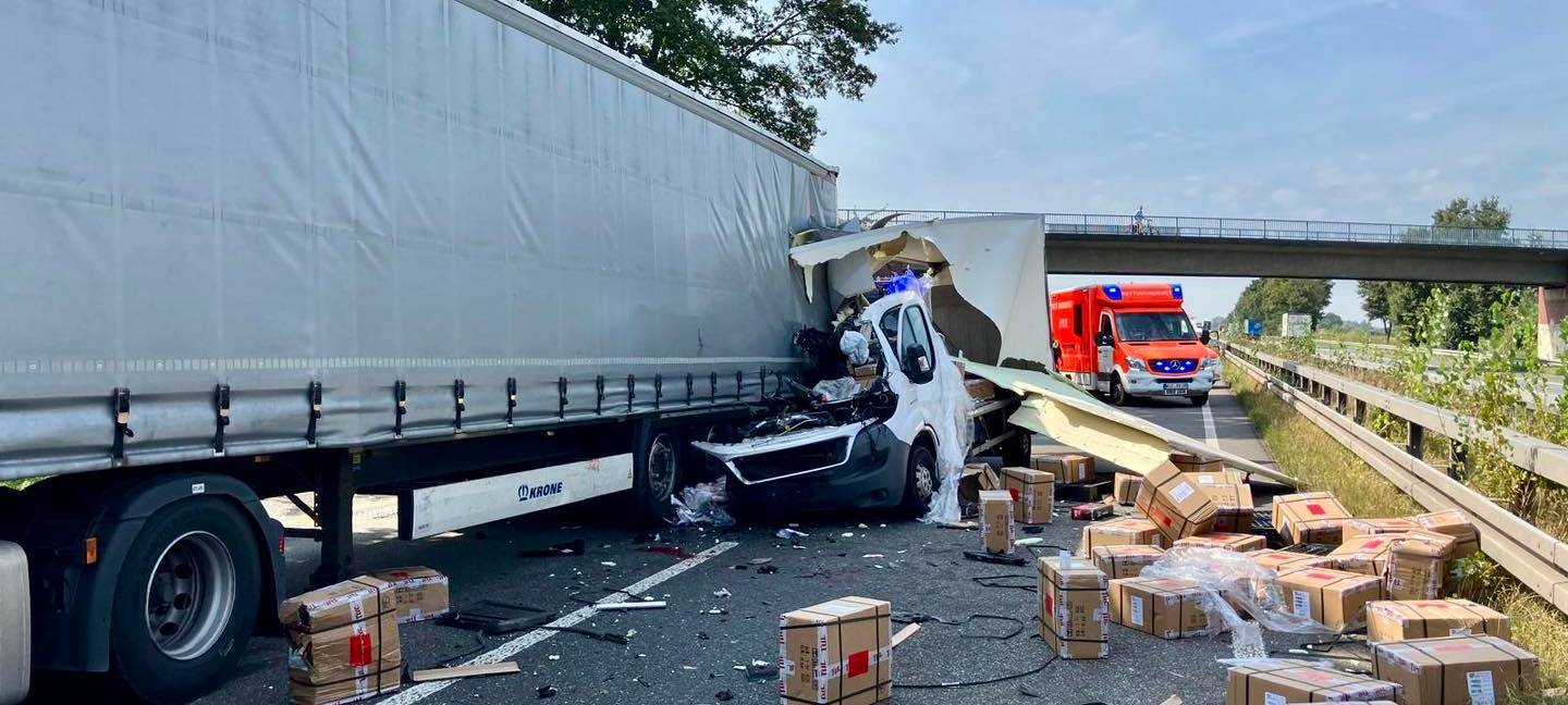 Rees: Schwerer Unfall auf der A3