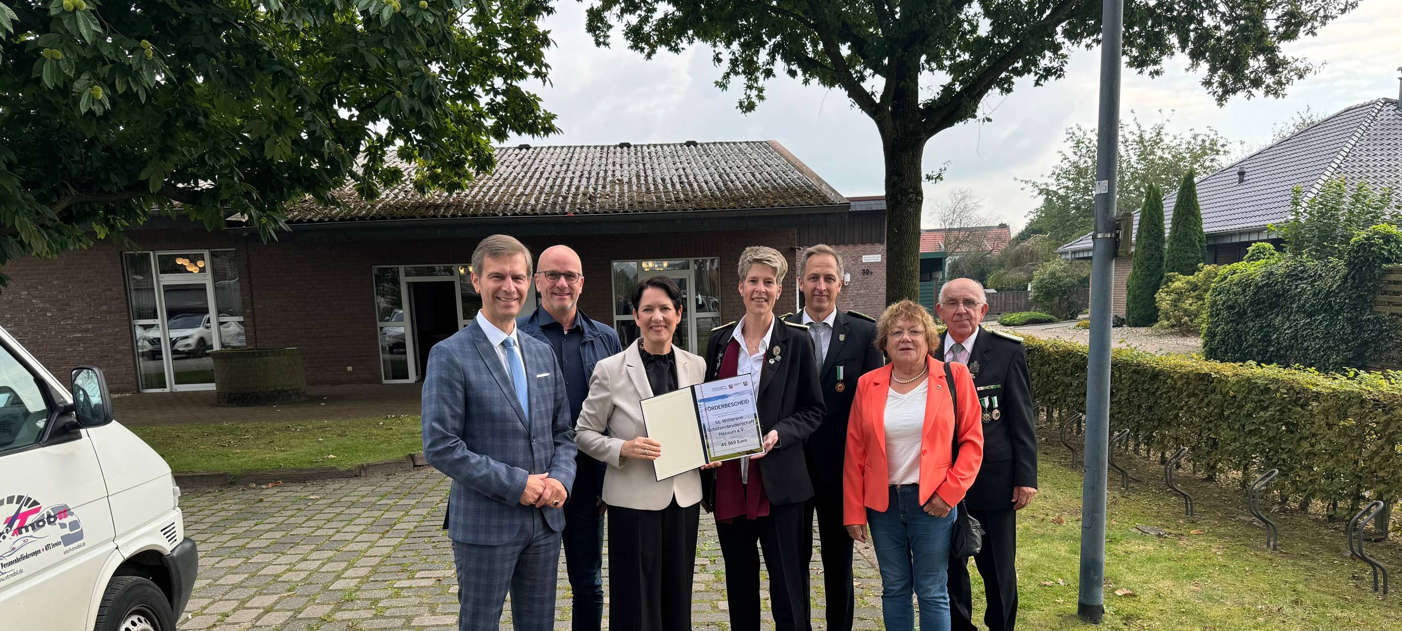 Ministerin Gorißen überreicht Förderbescheide