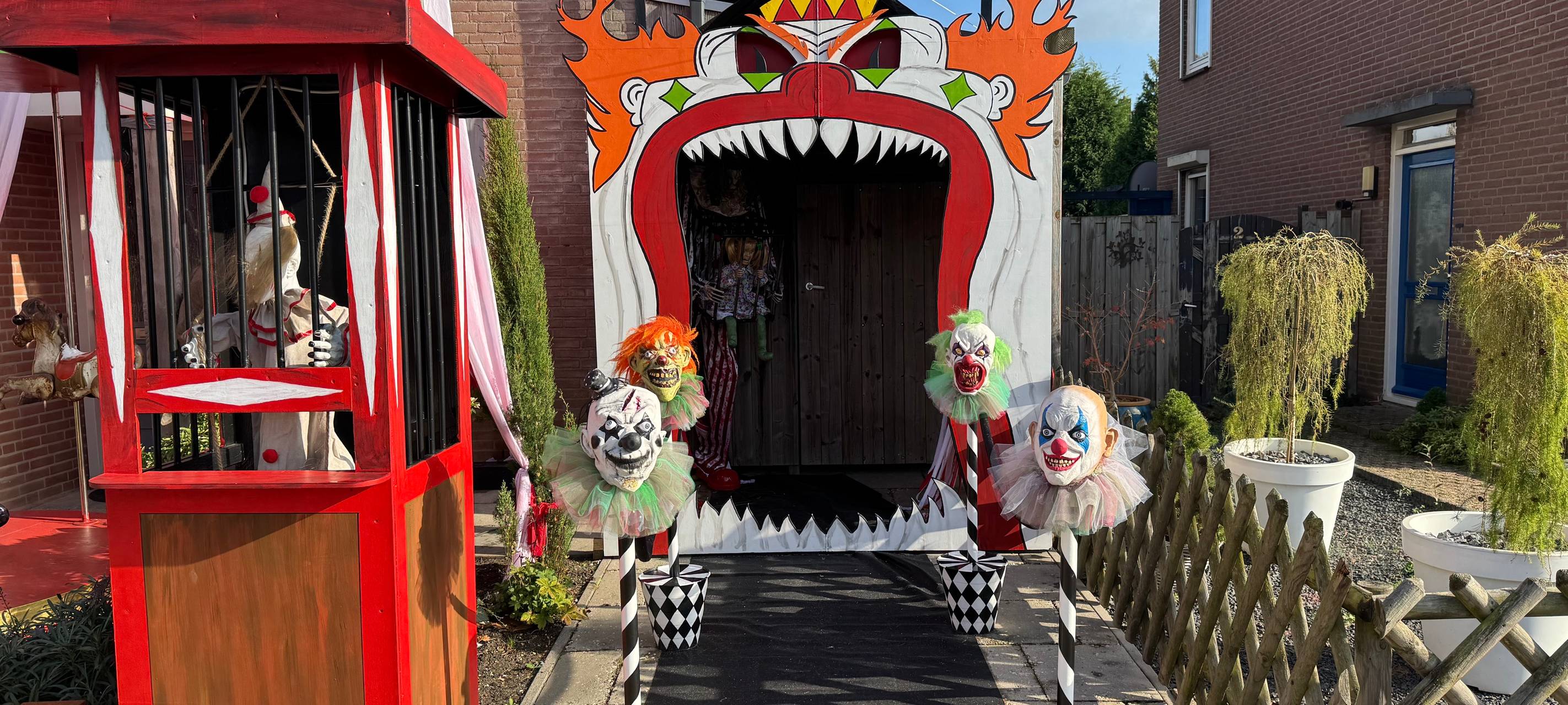 Halloween-Häuser in Lobith und Tolkamer (NL)