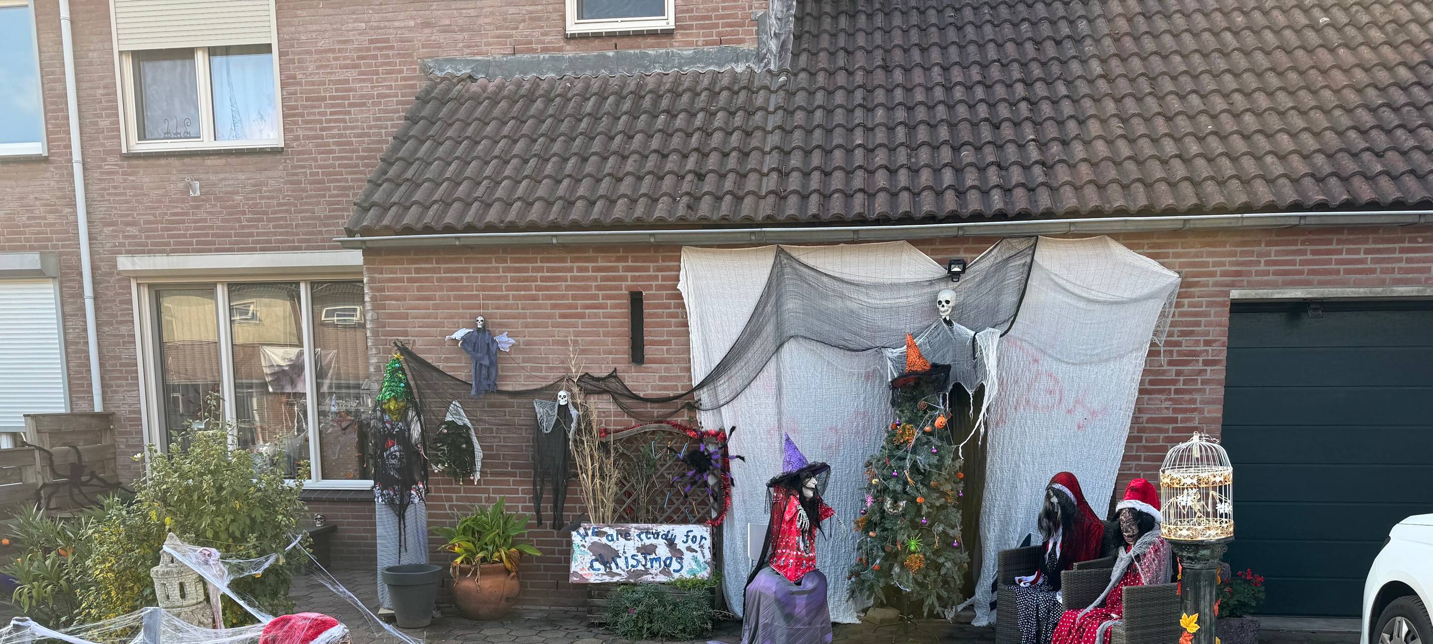 Halloween-Häuser in Lobith und Tolkamer (NL)