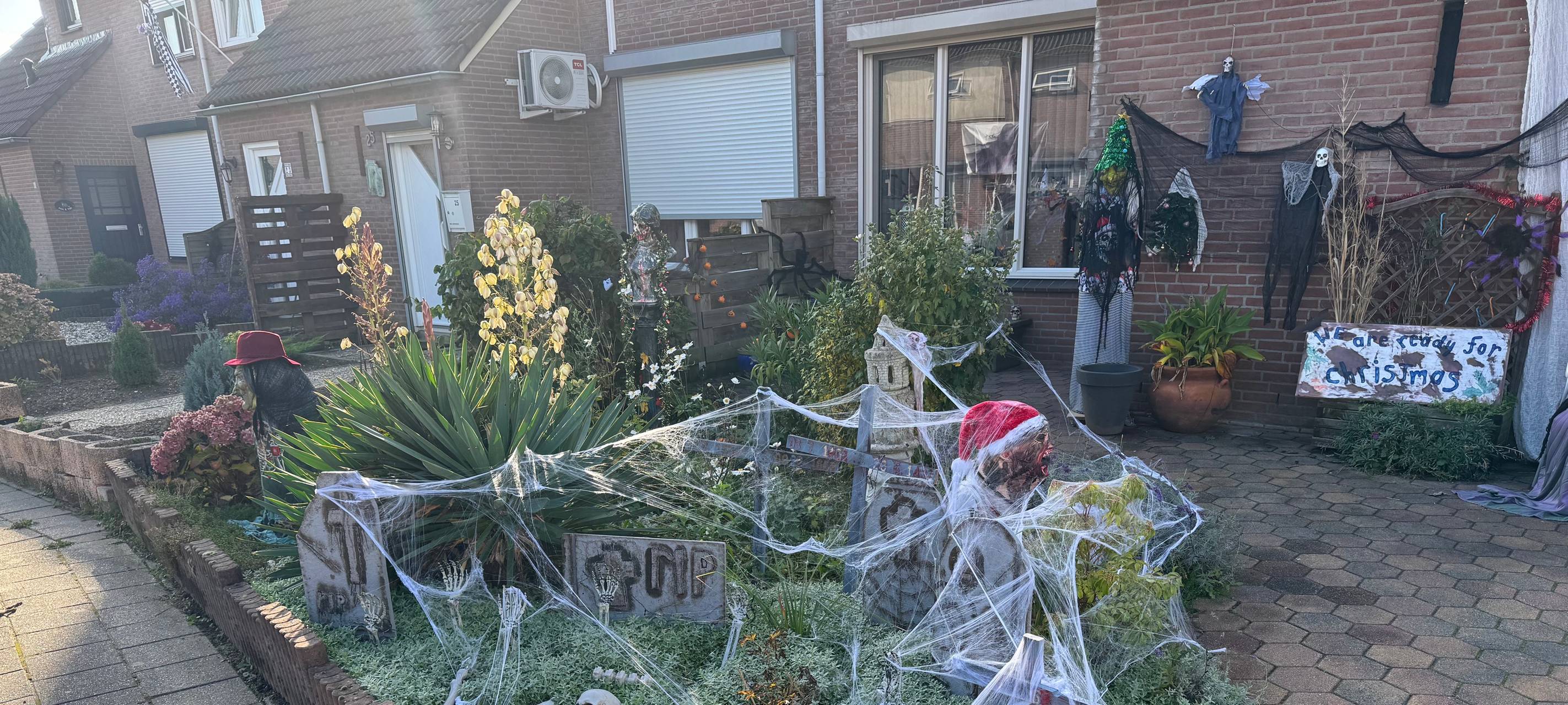 Halloween-Häuser in Lobith und Tolkamer (NL)