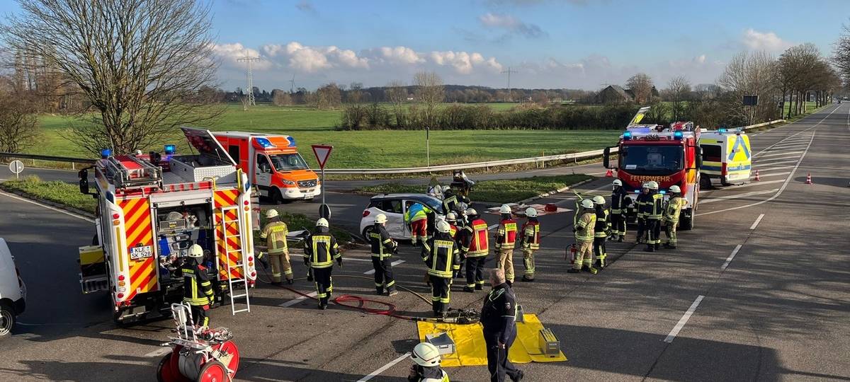 Kalkar: Schwerer Verkehrsunfall auf der B57