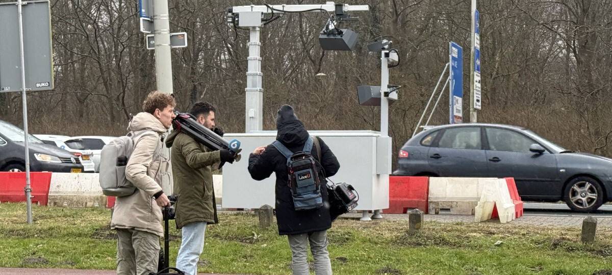 Den Haag: Schärfere Kontrollen von Handy am Steuer