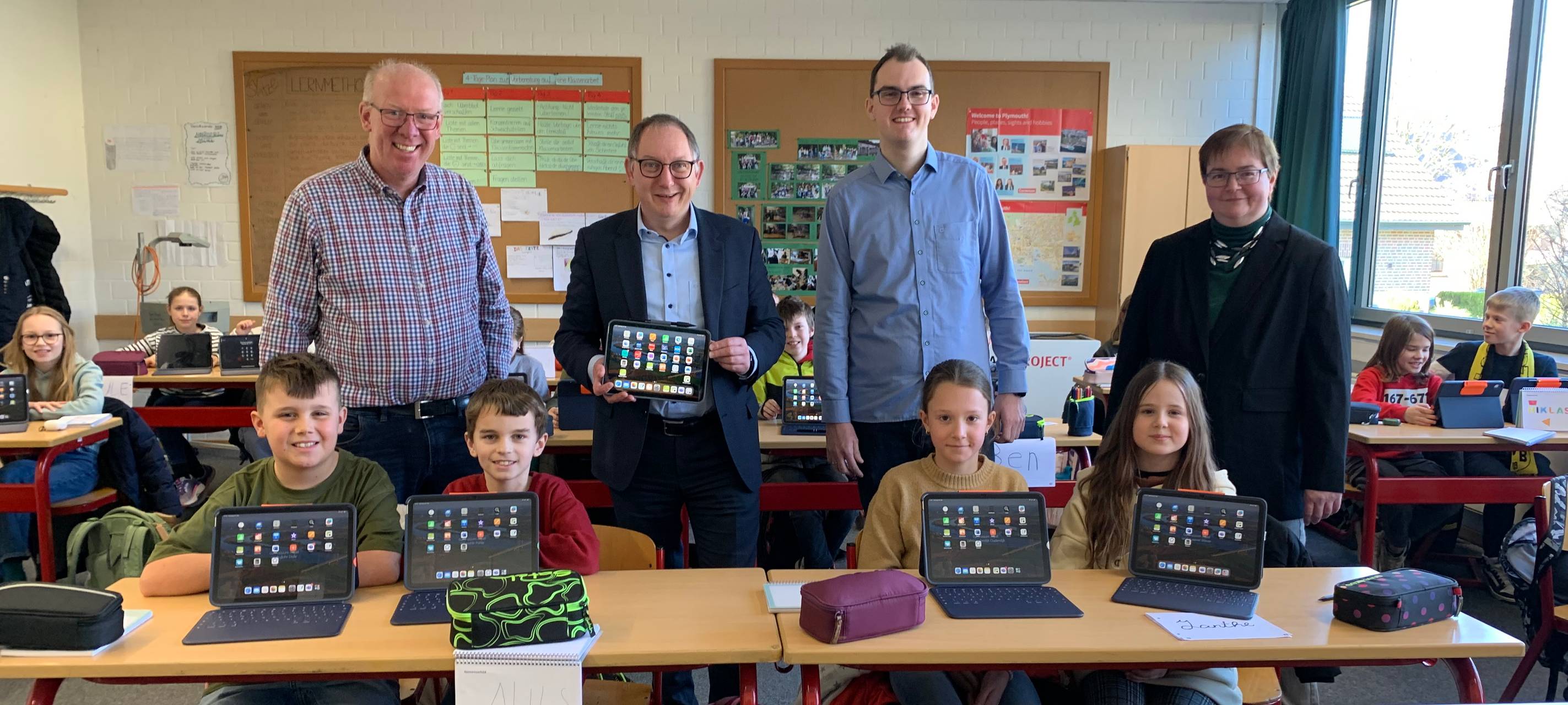 2000 Tablets für die Schulen in Rees