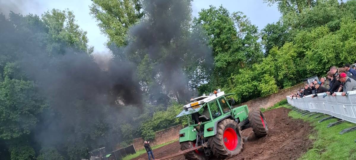 Trecker-Treffen auf Kloster Graefenthal in Goch