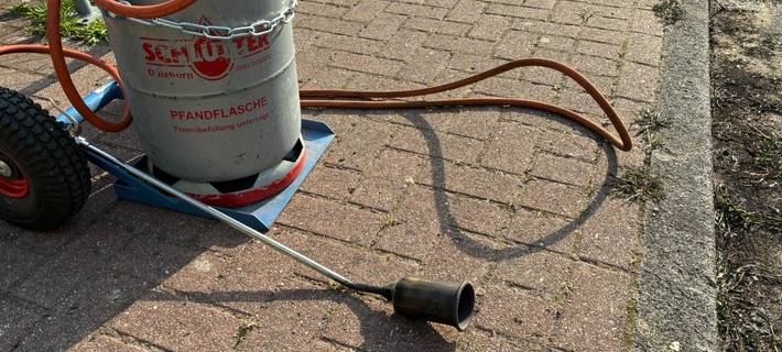 Kreis Kleve/Bedburg-Hau: Feuerwehr warnt vor Flämmarbeiten