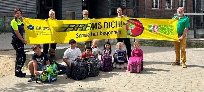 Kreis Kleve: Plakataktion "Brems Dich! Schule hat begonnen"