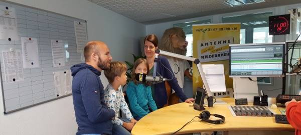 Familie Koch aus Düsseldorf im Studio von Antenne Nioederrhein