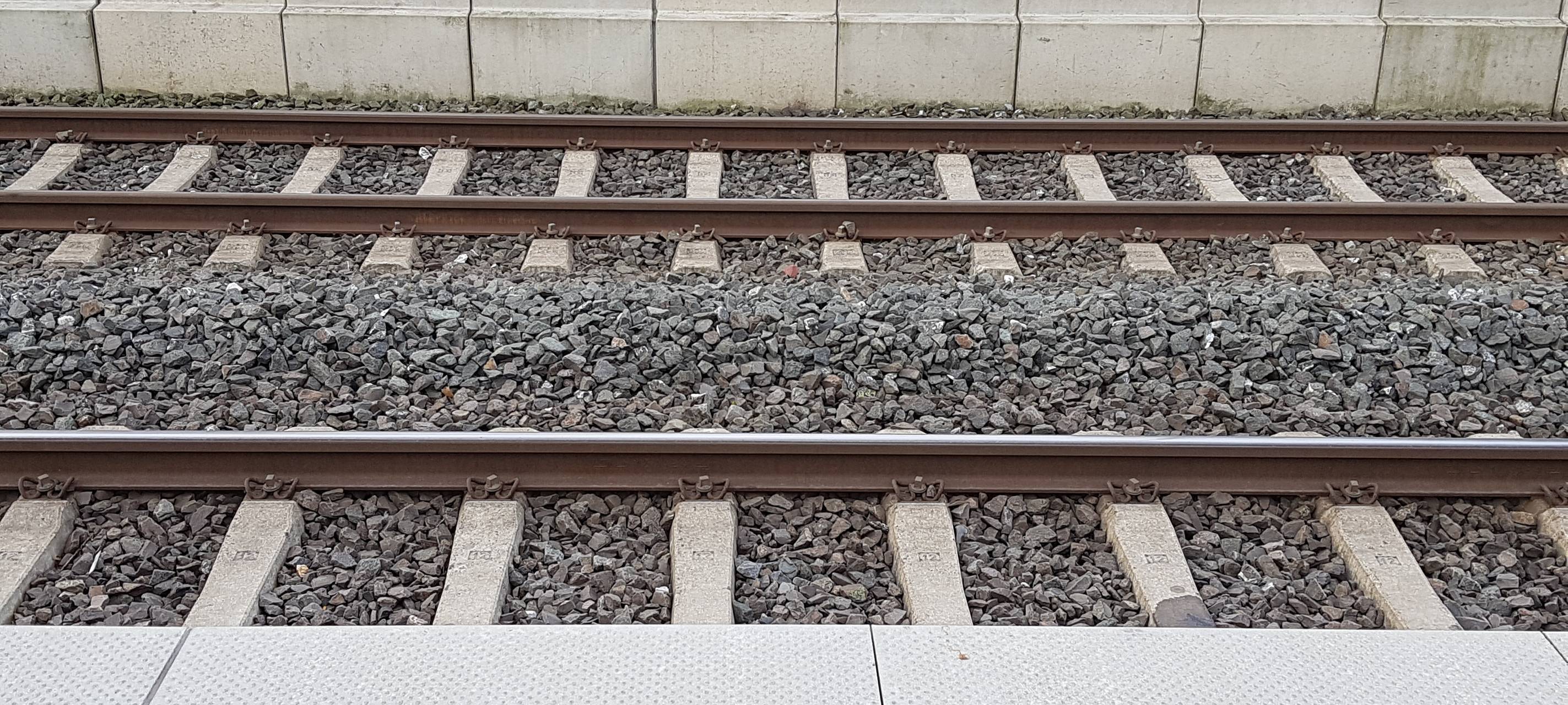 Emmerich/Oberhausen: Kein Zugverkehr wegen beschädigten Kabels