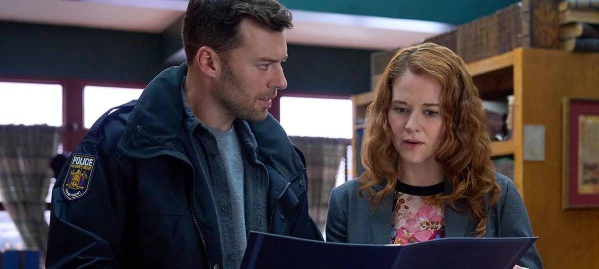 Sam fühlt Emily auf den Zahn.