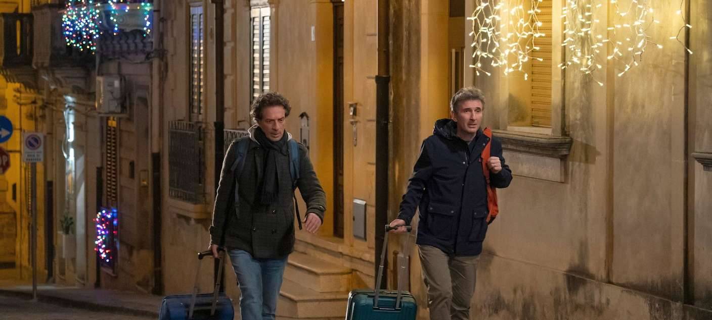 Die beiden Freunde müssen mal wieder reisen.