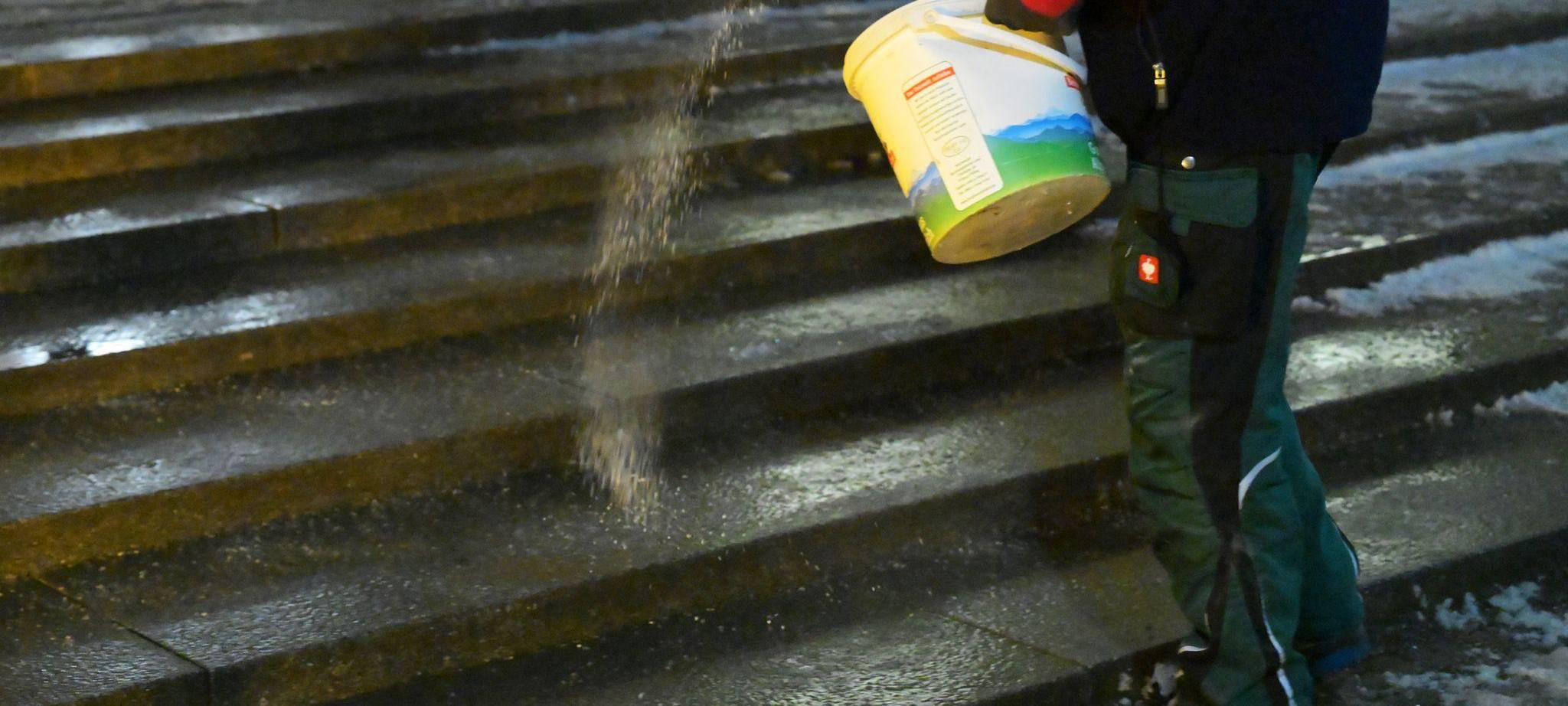 Auf Schnee folgt Eis - Gefahr auf glatten Straßen