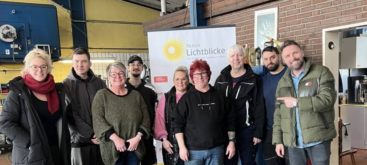 Laura Potting und Kevin Zimmer bei Autoservice Elsmann in Kleve-Kellen