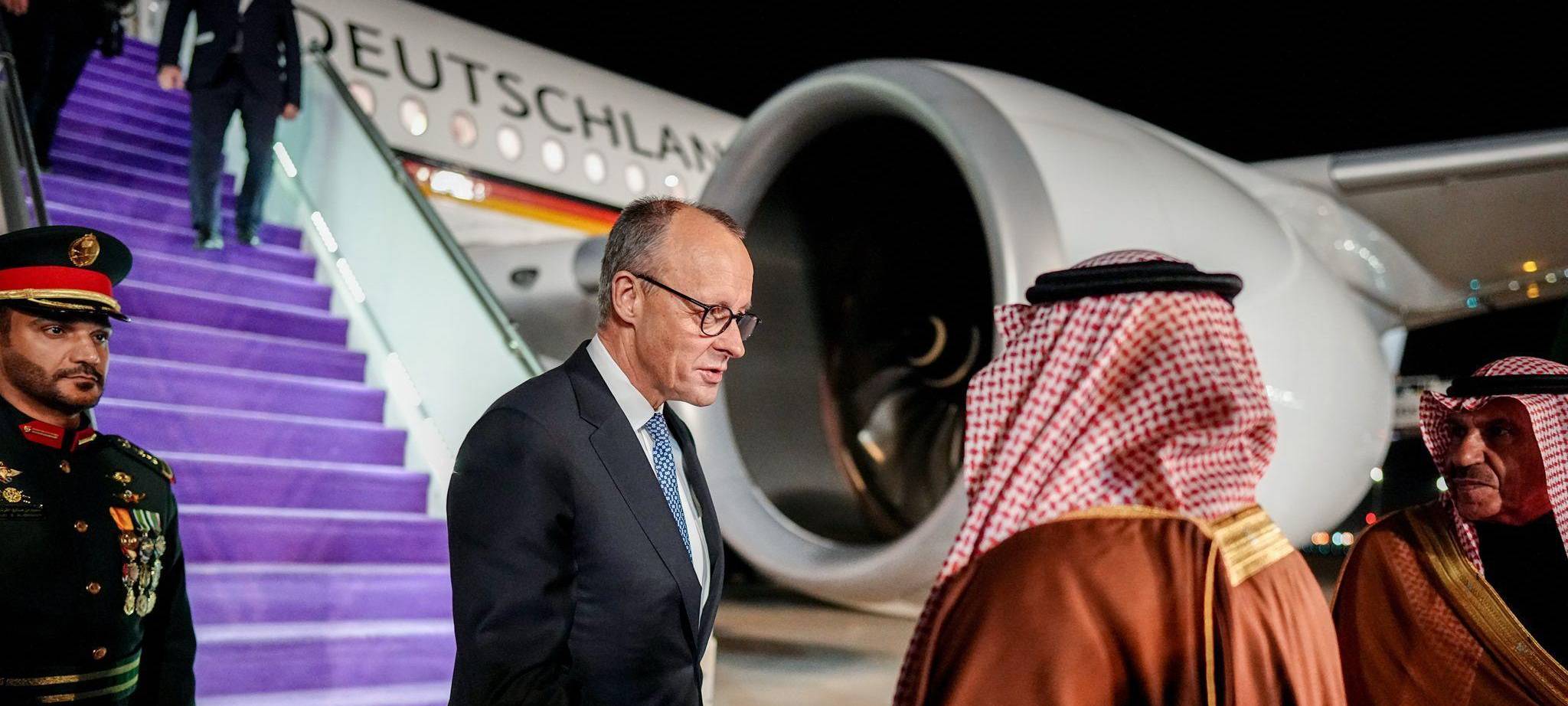 Bundeskanzler Merz reist in die Golfregion