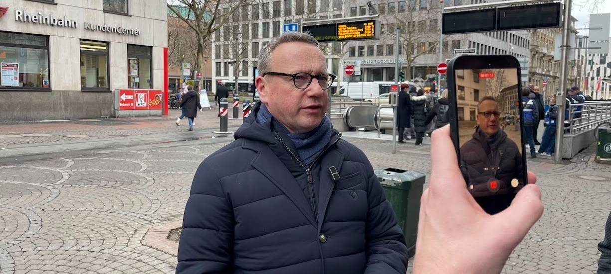 NRW-Justizminister Dr. Benjamin Limbach