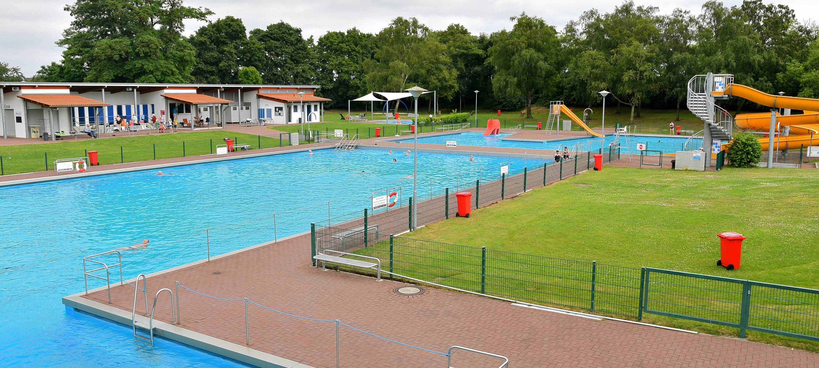 Kreis Kleve: Freibäder stehen auf den Startblöcken