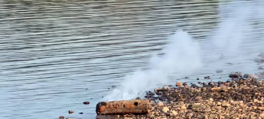 Niederrhein: Phosphorbombe am Rhein entzündet
