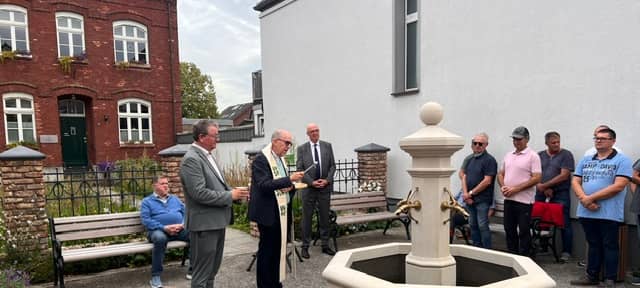 Neuer Brunnen in Weeze vor der alten Kaplanei