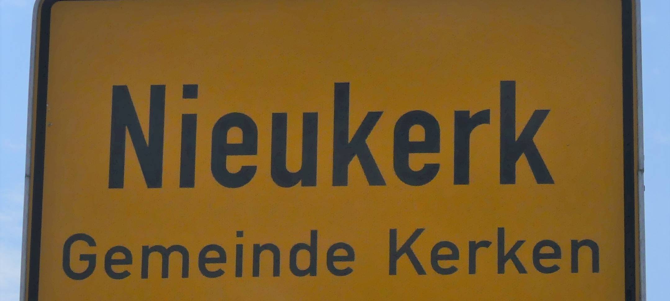 Kerken: Nachtbaustelle an Eisenbahnbrücke auf der B9