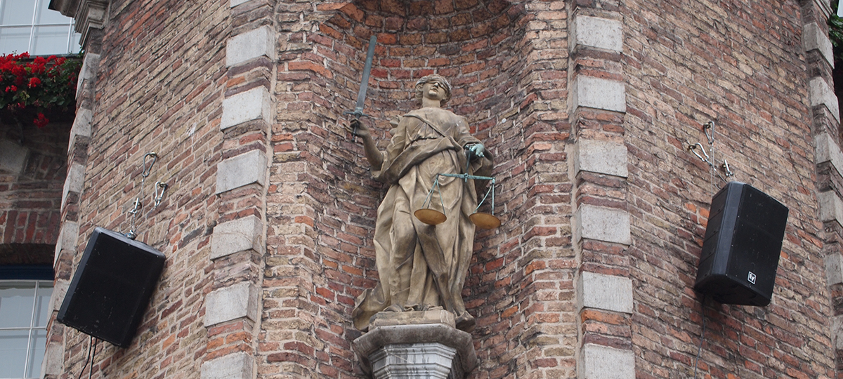 Düsseldorf/Emmerich: Autoschieber-Bande vor Gericht